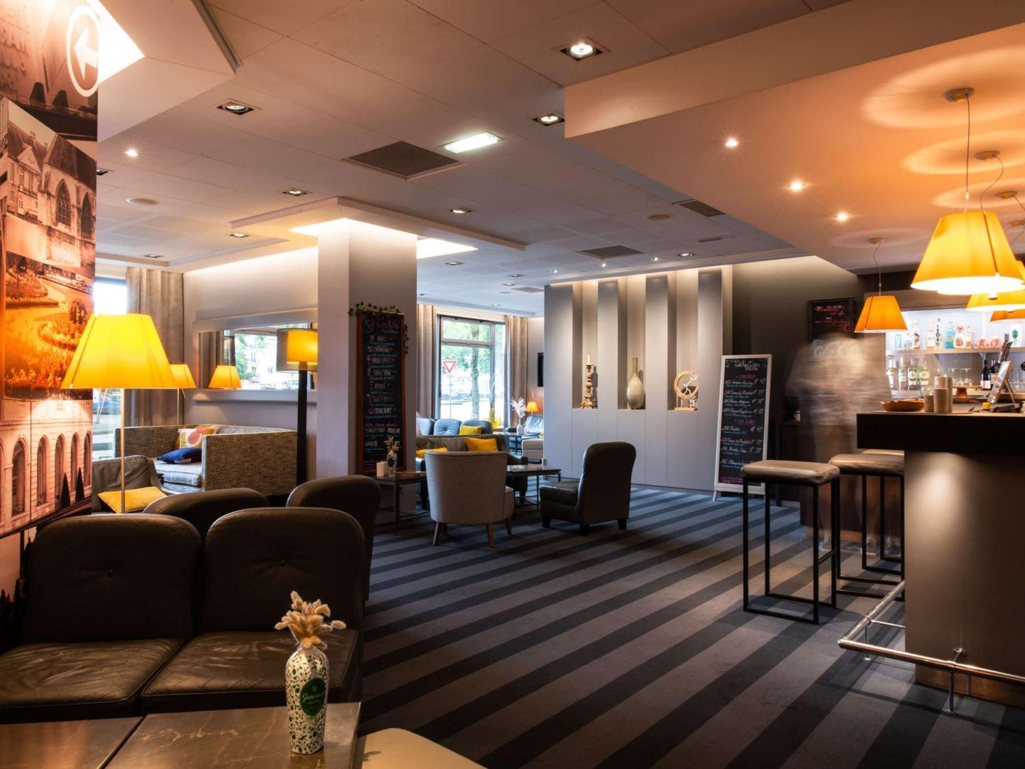 ไอบิส ก็อง ซองทร์ Hotel ภายนอก รูปภาพ